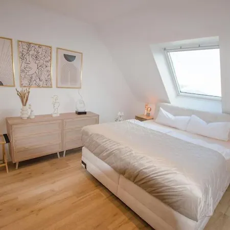 Casarina - Stylisches Penthouse Im Zentrum Διαμέρισμα Aψβούργη